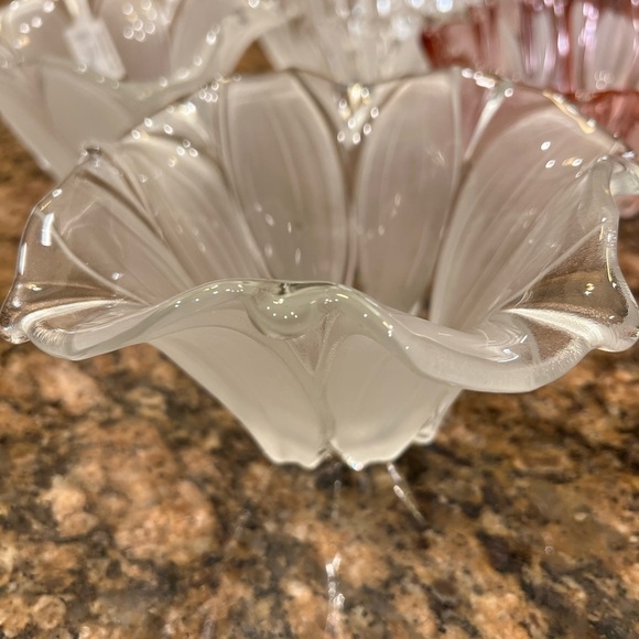 Glass Bowls - Tulip Design - Home Decor - Picture 5 of 6